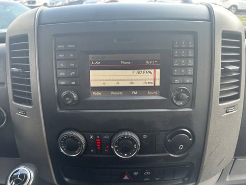 Used 2018 Mercedes-Benz Sprinter 2500 image 23