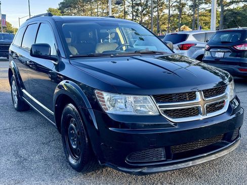 Used 2017 Dodge Journey SE FWD image 2