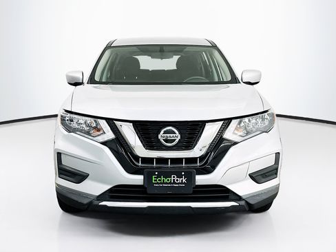 Used 2018 Nissan Rogue S AWD/4WD image 2