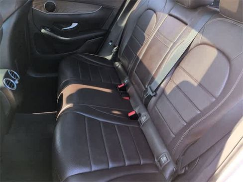 Used 2018 Mercedes-Benz GLC 300 4MATIC image 20