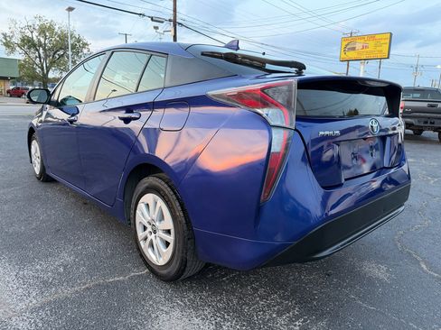 Used 2016 Toyota Prius Two image 6