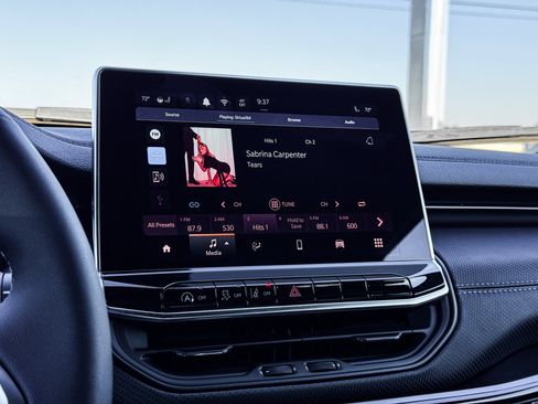 New 2026 Jeep Compass Latitude w/ Sun and Sound Group image 13