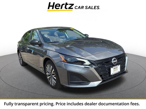 Used 2025 Nissan Altima 2.5 SV FWD image 1
