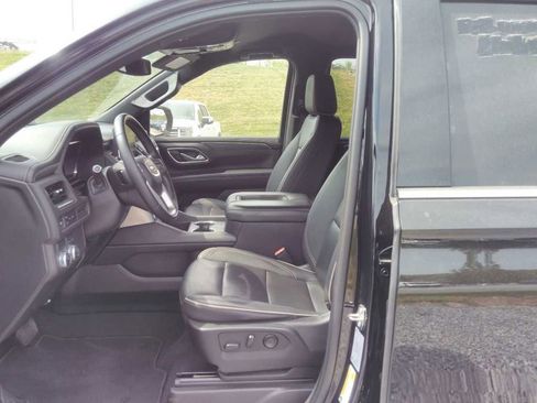 Used 2024 GMC Yukon SLT image 3