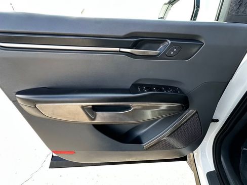 Used 2024 Kia EV9 Light Long Range RWD image 15