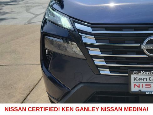 Certified 2025 Nissan Rogue SV AWD/4WD image 9