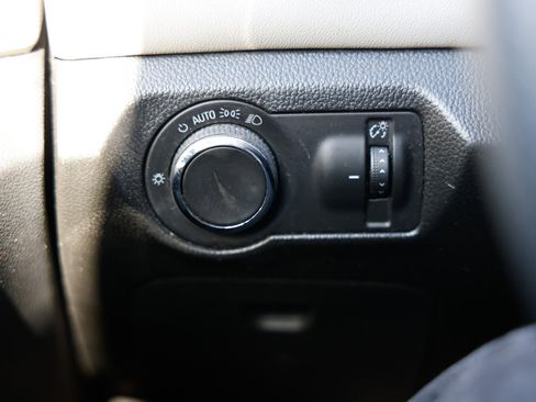 Used 2016 Chevrolet Cruze LT image 38