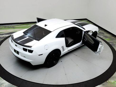 Used 2012 Chevrolet Camaro LS RWD image 33