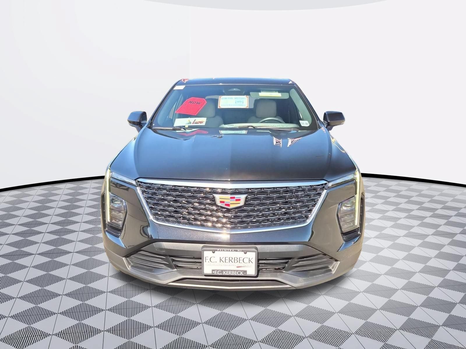 Certified 2024 Cadillac XT4 Luxury w/ Cold Weather Package FWD image 3