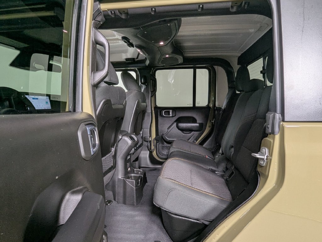 Used 2026 Jeep Gladiator Mojave AWD/4WD image 26