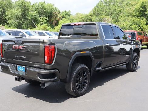 Certified 2022 GMC Sierra 2500 Denali w/ Denali Ultimate Package AWD/4WD image 9