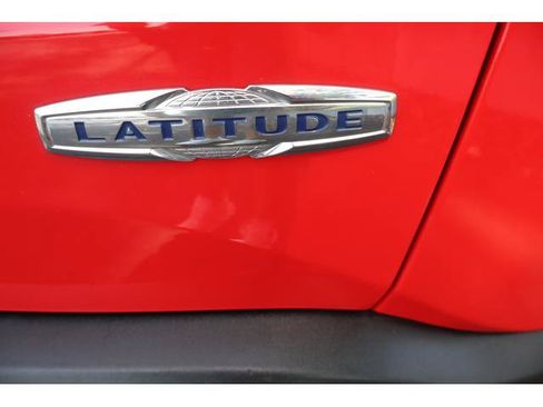 Used 2021 Jeep Renegade Latitude AWD/4WD image 10