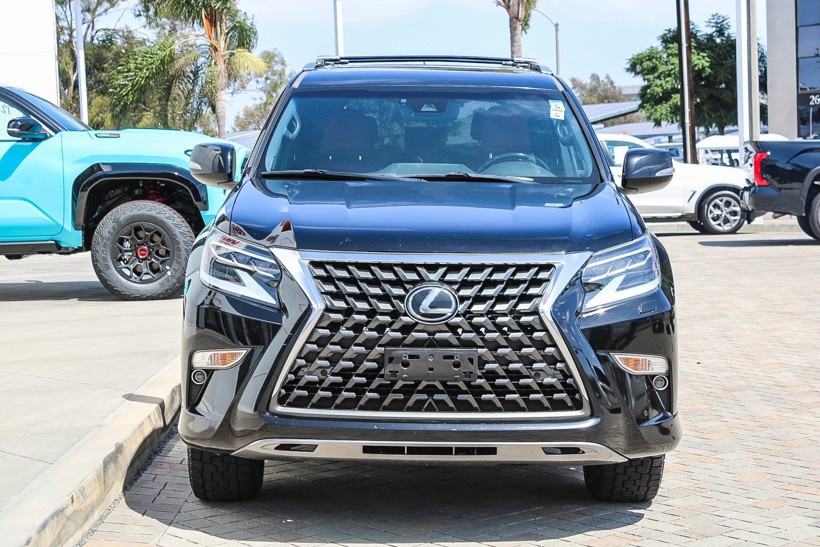 Used 2021 Lexus GX 460 Premium w/ Premium Package AWD/4WD image 2