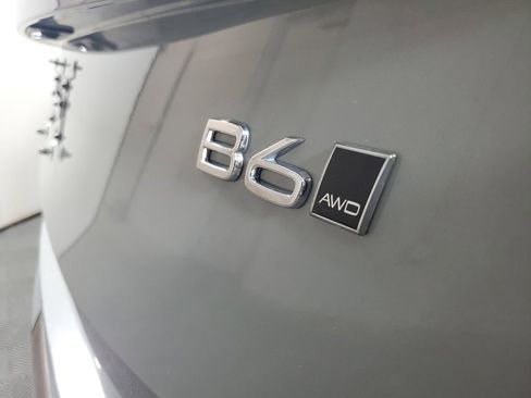 Used 2025 Volvo XC90 B6 Plus image 9