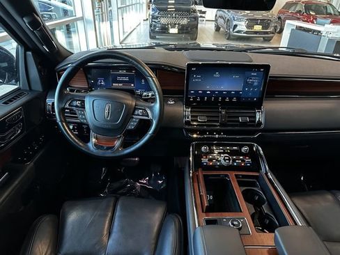 Certified 2022 Lincoln Navigator Reserve image 12