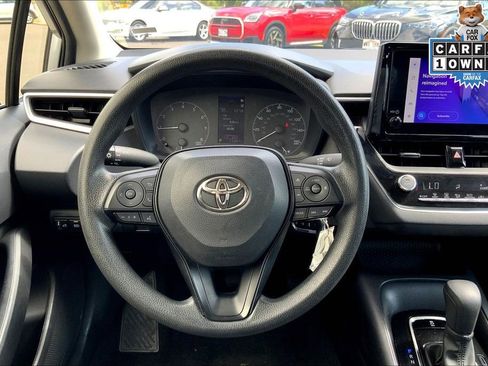 Used 2023 Toyota Corolla LE image 4