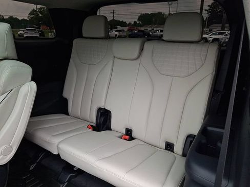Used 2023 Hyundai Palisade Limited AWD/4WD image 11