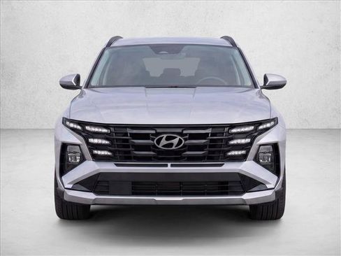Used 2025 Hyundai Tucson SEL FWD image 2