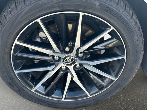 Used 2023 Toyota Camry SE image 11