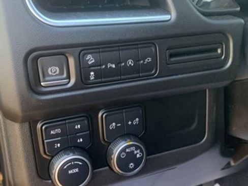 Used 2021 Chevrolet Tahoe Z71 image 19