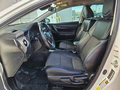 Used 2018 Toyota Corolla SE w/ SE Premium Package image 19