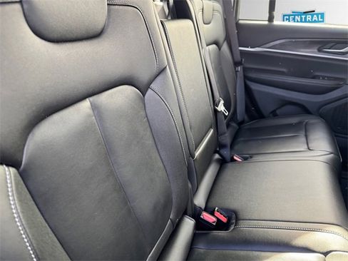 Certified 2023 Jeep Grand Cherokee Limited image 13