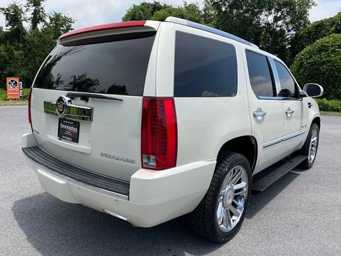 Used 2014 Cadillac Escalade Platinum AWD/4WD image 33