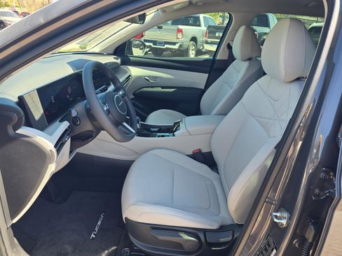 New 2026 Hyundai Tucson SE image 11