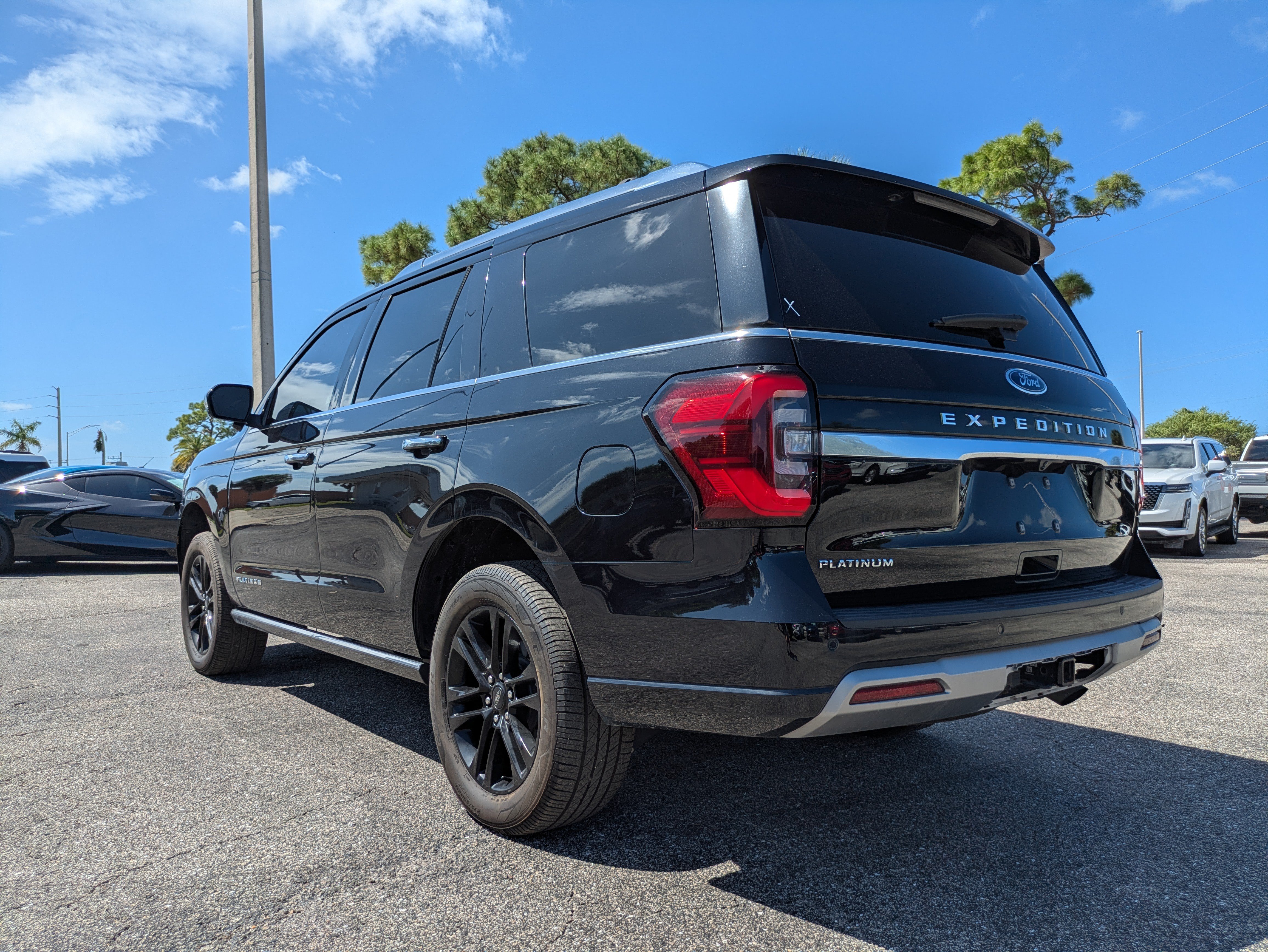 Used 2023 Ford Expedition Platinum AWD/4WD image 6
