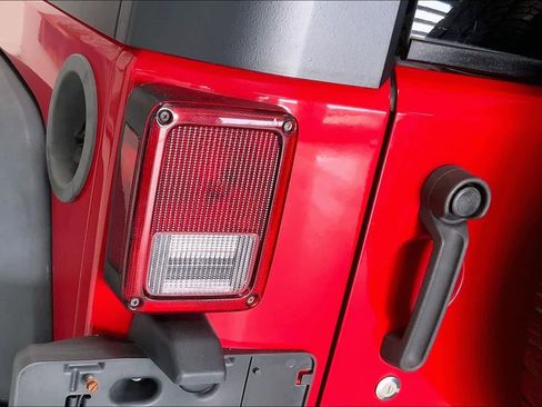 Used 2010 Jeep Wrangler Unlimited Sport image 28