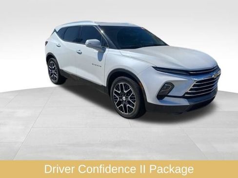 Used 2024 Chevrolet Blazer Premier w/ Driver Confidence II Package AWD/4WD image 3