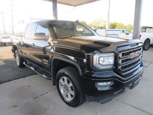Used 2018 GMC Sierra 1500 SLE image 2