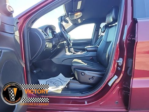 Certified 2022 Jeep Grand Cherokee Laredo X image 32