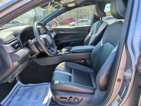 Used 2025 Toyota Camry SE FWD image 15