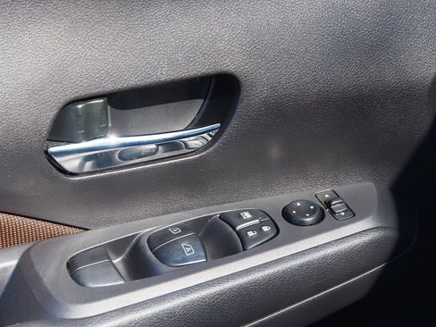 Used 2024 Nissan Kicks SR FWD image 19