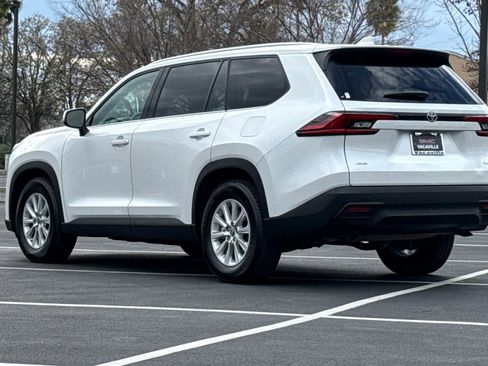 Used 2025 Toyota Grand Highlander AWD image 7