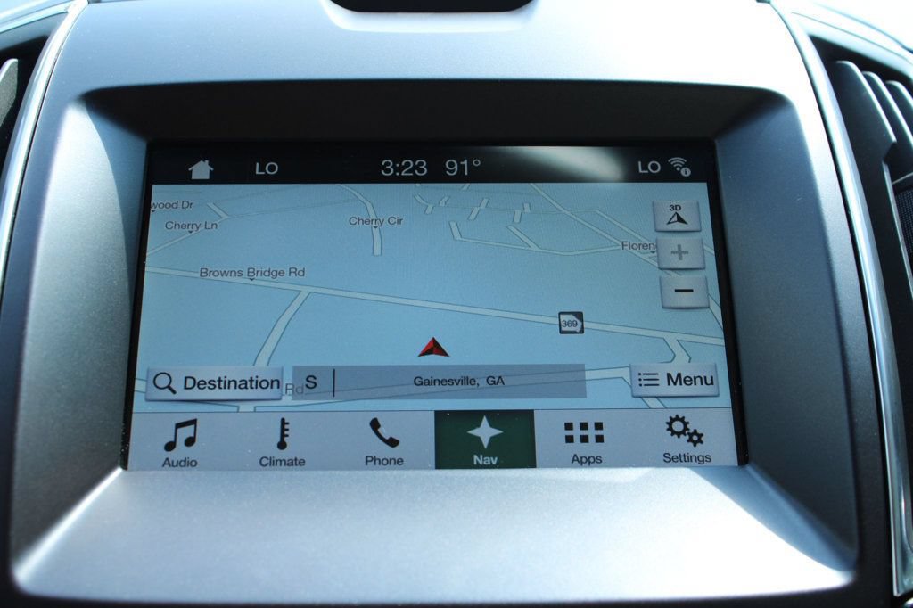 Used 2018 Ford Edge Titanium w/ Technology Package FWD image 17