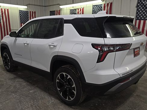 New 2026 Chevrolet Equinox LT w/ Convenience Package II image 2