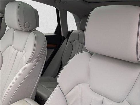 Certified 2023 Audi Q5 e Premium Plus w/ Premium Plus Package image 12