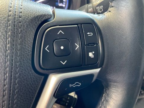 Used 2015 Toyota Highlander Limited Platinum image 13