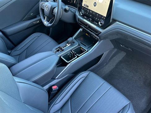 New 2026 Lexus TX 500h AWD image 17