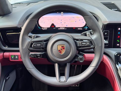 Used 2025 Porsche Panamera image 20