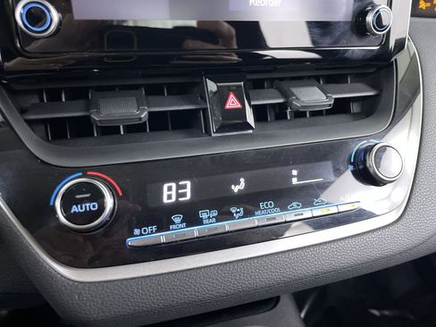 Used 2020 Toyota Corolla LE image 16