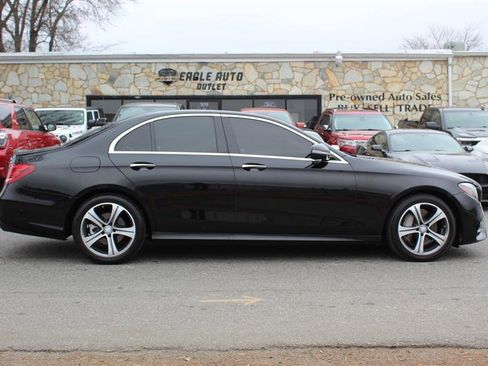 Used 2017 Mercedes-Benz E 300 4MATIC image 8