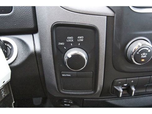 Used 2018 RAM 2500 Tradesman w/ Chrome Appearance Group image 26