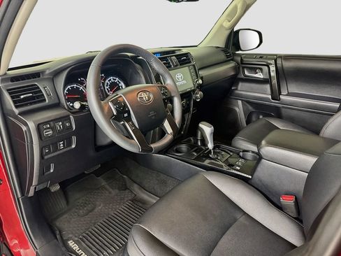 Used 2021 Toyota 4Runner TRD Off-Road Premium w/ Moonroof Package AWD/4WD image 10