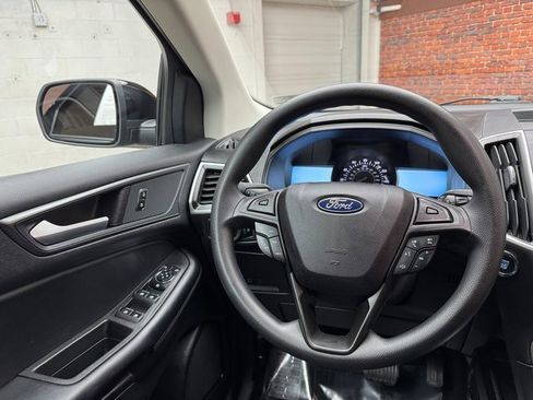 Certified 2023 Ford Edge SE w/ Black Appearance Package image 13
