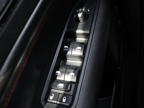 Used 2025 Jeep Compass Trailhawk AWD/4WD image 26