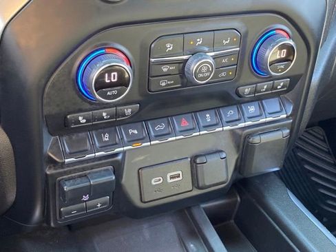 Used 2022 Chevrolet Silverado 2500 LTZ w/ LTZ Convenience Package AWD/4WD image 19
