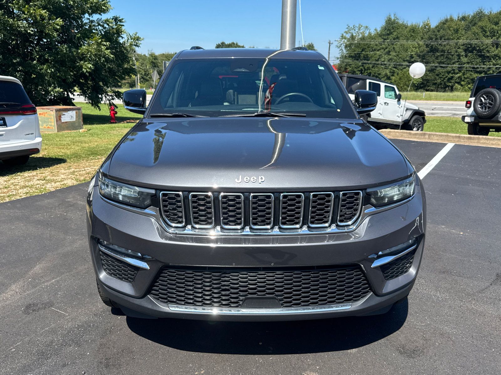 Used 2024 Jeep Grand Cherokee Limited 4xe AWD/4WD image 2